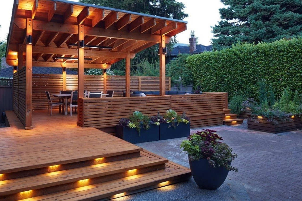 Cedar deck with natural wood finish